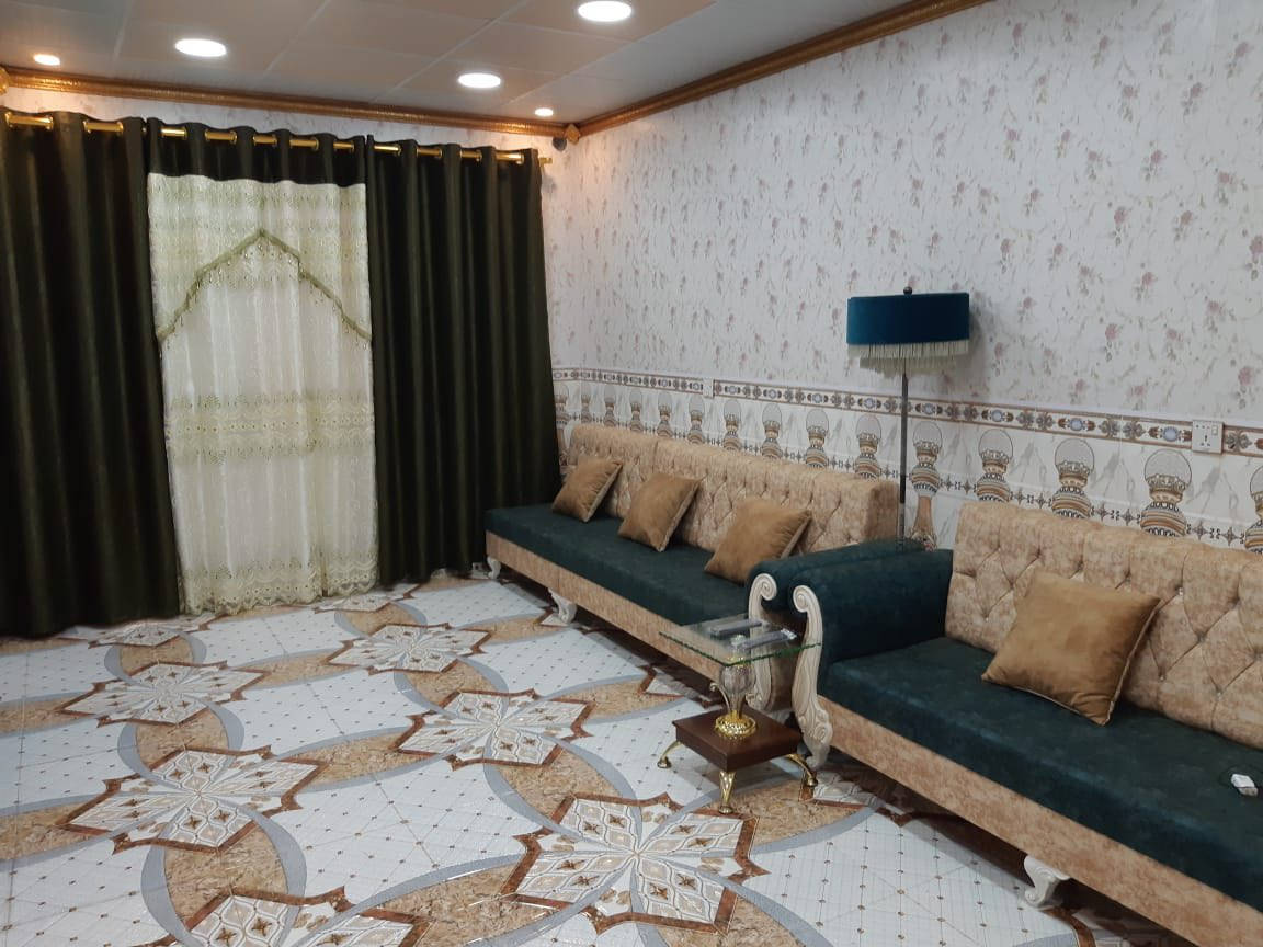 ألسلام عليكم ورحمة الله وبركاته
للأيجار مشتمل 🏠 في حي معمل الأدوية / قرب جامع الفرقان / شارع ماجد بحر 
يتكون من كراج سيارة وغرفة ضيوف وغرفتين ومطبخ وصحيات وموزع 
التفاصيل 👇🏻👇🏻👇🏻👇🏻👇🏻
كراج سيارة :  طول 7.5 - عرض 4
غرفة استقبال : طول 6 - عرض 4 
غرفة نوم 1️⃣ : طول 6 - عرض 4 ماعدا البالكونة 
غرفة نوم 2️⃣ : طول 4 - عرض 4 
مطبخ 👨‍🍳+ صحيات + موزع 
🔺ملاحظة : (( لدى فتح الصورة اسفل الصورة تفاصيلها ))  
للأستفسار ‼️ الأتصال على الأرقام التالية أتصال + واتساب 
 📞 (( *********** )) • 📞(( *********** )) 🔹
