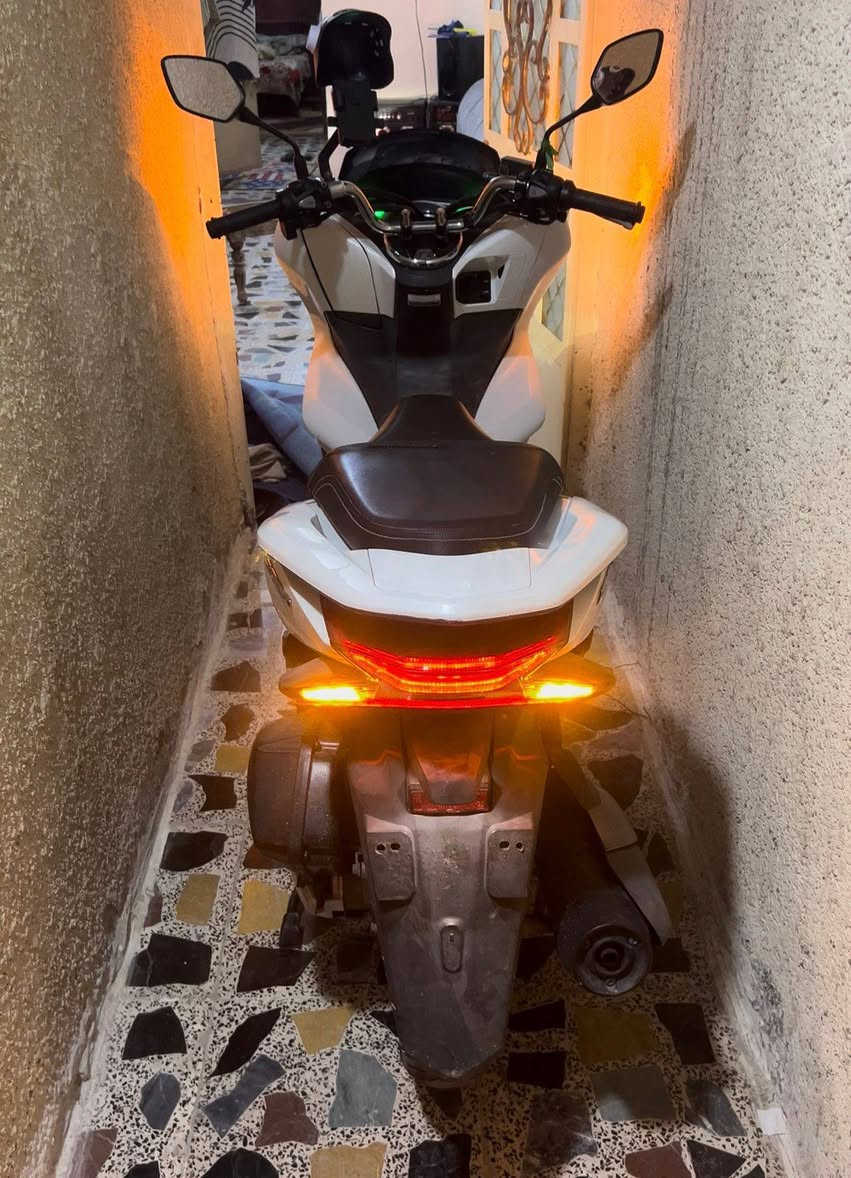 للبيع دراجة pcx موديل 2018 
جيل الثالث 
المنشا  فيتنام 
ماشية 18،975
كلشي شغال  جيب فيتر وافحص 
السعر $18
اتصل فقط بي واتساب 
***********
