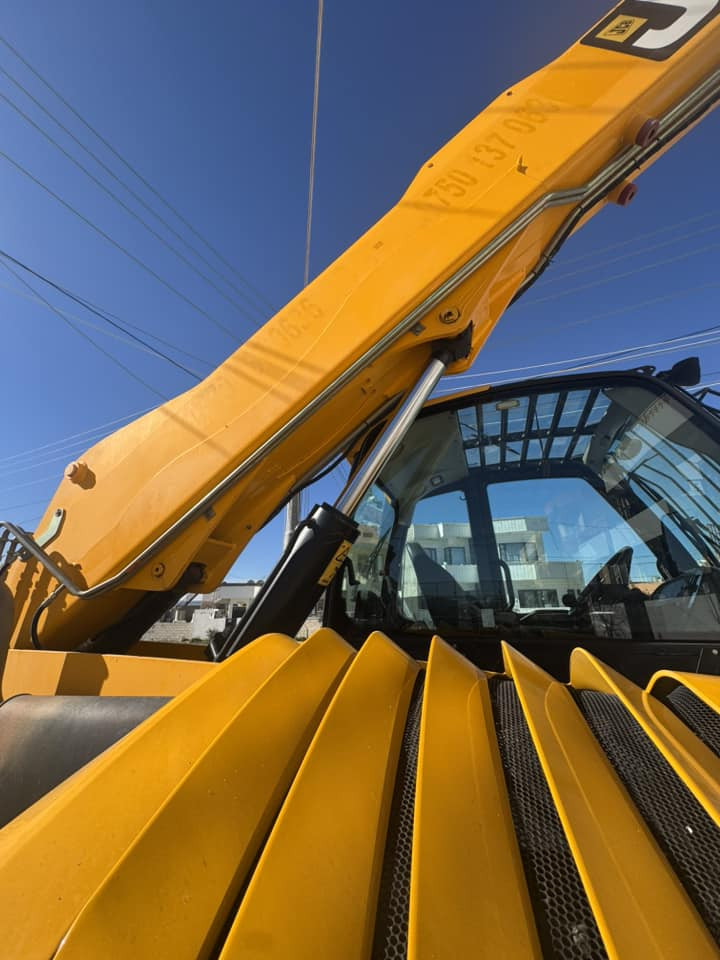 شؤفلJCB2017بؤفرؤشتن گيرومه كينه به شه رت  ره قه موو سه نوي نويه ره قه م باريكه ره قه م ئه ربيل تايه ي شه ريكه ي له ژيره ٢٤ هه موو گياني به شه رت ١٤م كيله و شفره ي له گه له فوول مواسه فات ته بريت گه رمو سارد بؤزانياري زياتر***********
