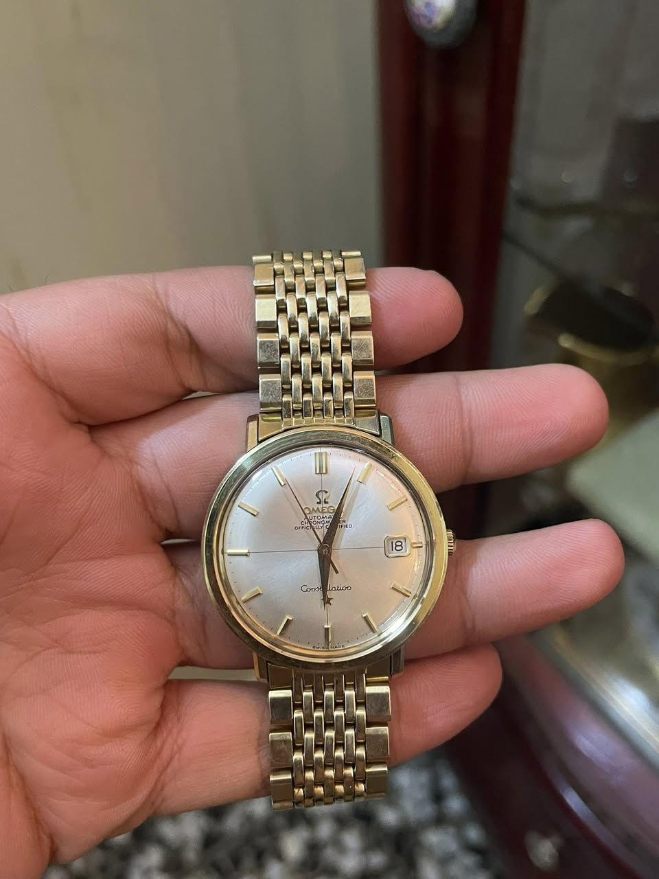 السلام عليكم
اوميكا كونسليشن تغليف ذهب بالكامل نضافه عاليه مع العلبه الاصليه السعر 1700دولار تسليم بغداد فقط للاستفسار ***********
