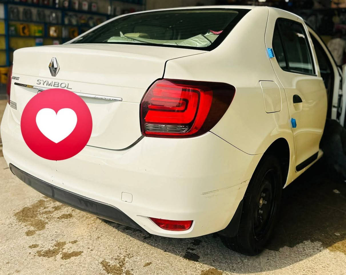 للبيع فقط الشراي يتصل 
رينو سمبل 2020 
بيه صبغ بنيد + ربع الجاملغ فقط 
الباقي مكفول السيارة بيه ادامة كامله 
التبريد فقط صوندة طاكة 
السعر 80 
المكان الديوانيه 
*********** ديوانية, القادسية
