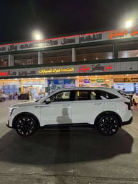 كيا سورنتو بسم شركة  ماشيه 25 الف  فول فول موصفات 1/1 5 كامرات كشن حار...