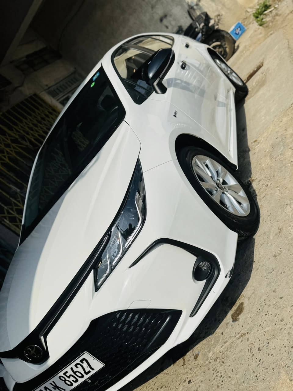 كورلا هايبرد شكل الخليجي 2025 ماشية 13 مكفولة فول مواصفات جلد بصمة فتحة رادار تحكمات شاشة كاميرا السعر 155 مكانها بغداد 
***********
