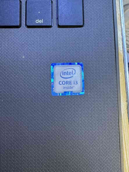 المعالج Intel Core i3 (جيل السادس 6 )
HP 250 G
هارد HHD
حالة البطارية 100‎%‎ 
شاشه وكيبورد نظيف 100‎%‎ 
الشاشة: 15.6 بوصة – HD
الكرت (GPU): Intel HD Graphics مدمج
الرام (Memory): 4GB 

السلام عليكم حاسبه HBمستخدمه قليل لأغراض الدراسة فقط من الجيل القديم  مكاني كاظمية 
***********
