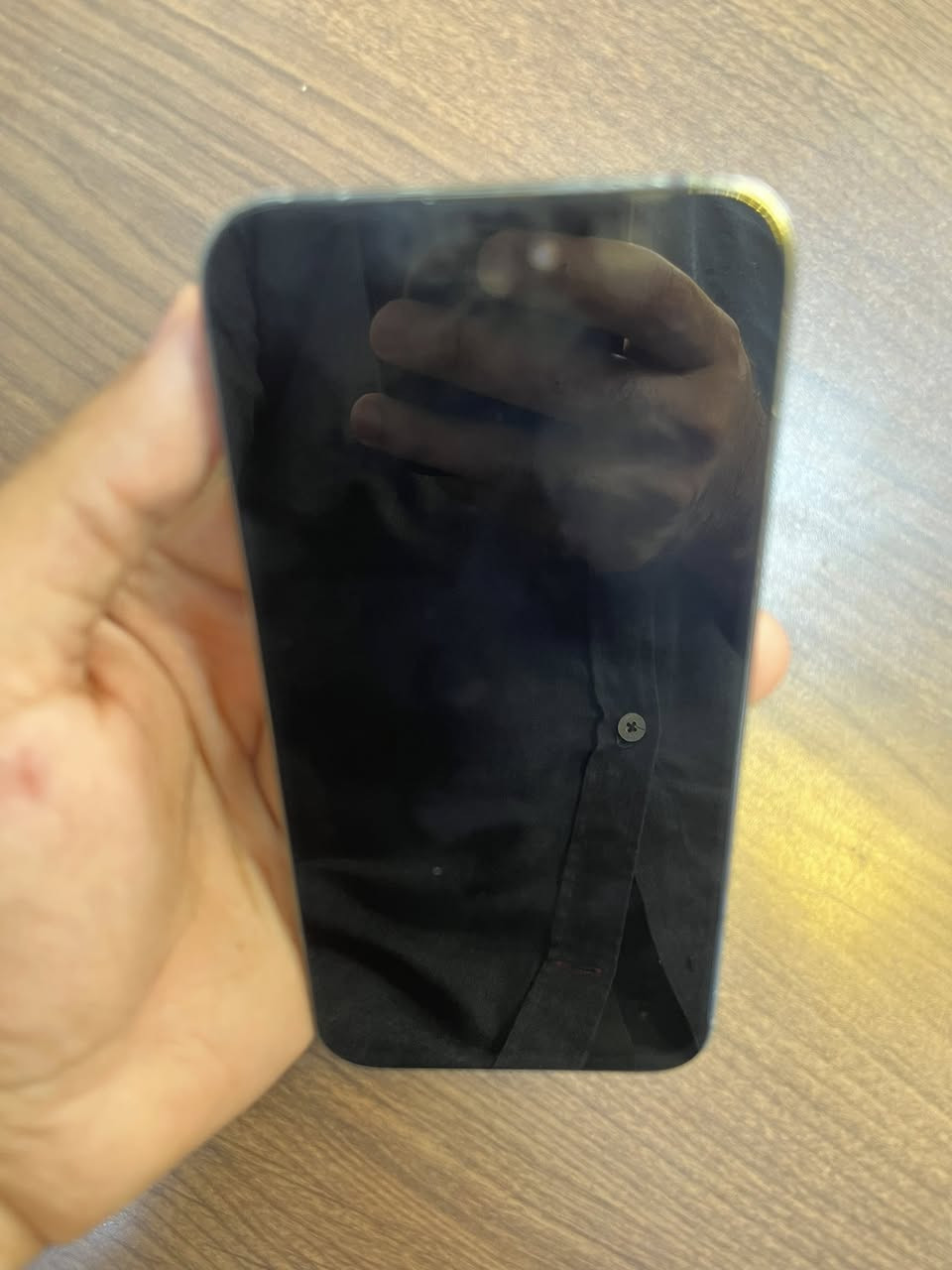 ايفون 14 بروماكس ذاكره 256 السعر 500 الف مكاني شارع فلسطين ***********
