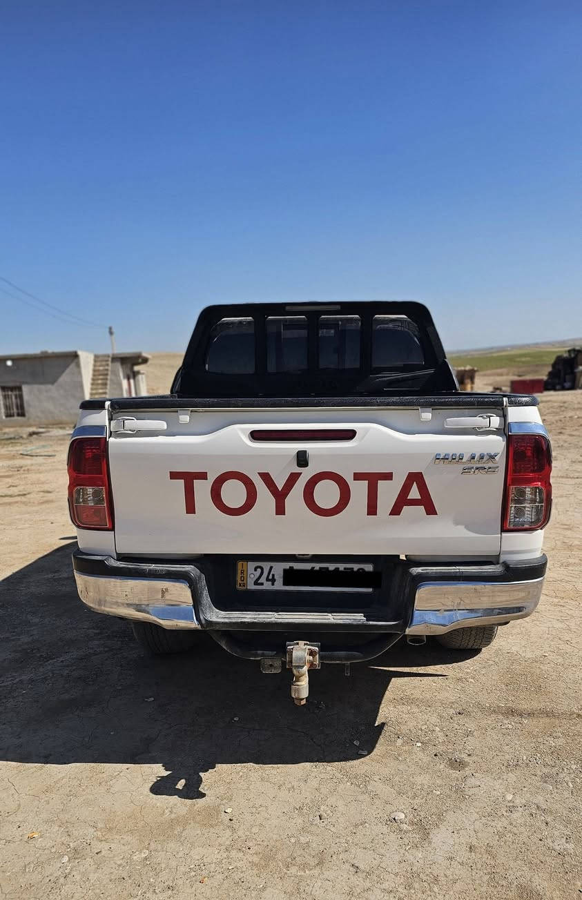 سيارة للبيع 2016 نضيفه السعر 250 وبيه مجال قليل رقم الهاتف /***********
