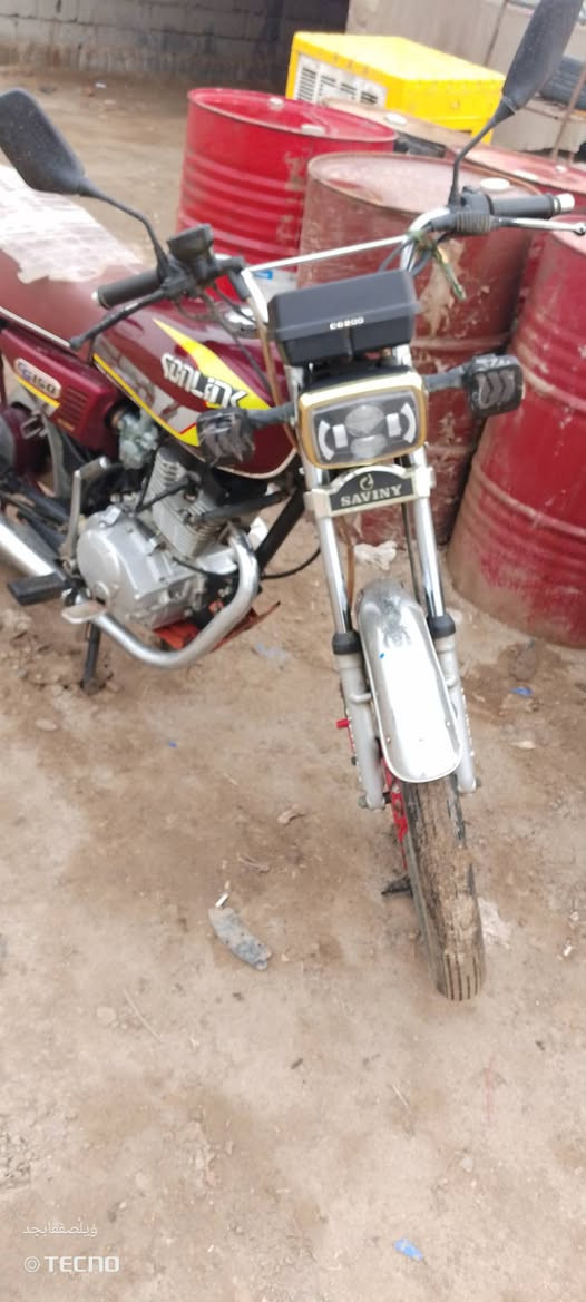 السلام عليكم دراجه سيفان سونلنك٢٣ اصلي ام الختم محرك شرط مامفيلس على وضع الشركه كلهه بلادي  السعر ٦٧٥ وبيه مجال مكان الحمزه الغربي الخميسيه  وراق كامله ***********
