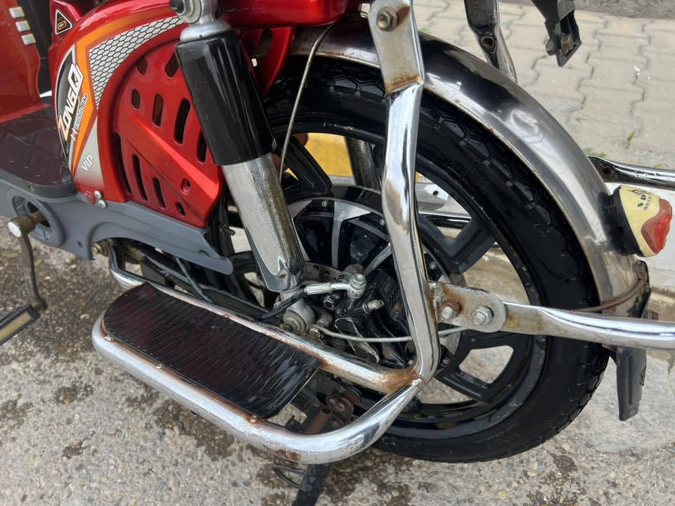 السلام عليكم ماطور شحن خمس بطاريات الماطور نقص اشاير وماصده إماميه  بطاريات فوك نص تمشيك كهربائيات شغاله السعر ١٥٠ الشراي يتصل ويدلل***********
