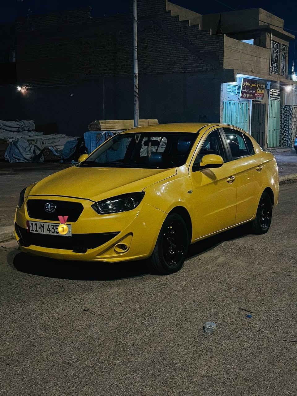 السلام عليكم فاو مديل 15ضربتها جاملغ جهة السايق فقط جاهزة وغرفتها جديدة +سفاري وتنتة نايلون
مكينة وكير وتبريد مكفول سيارة جاهزة بسمي مصفرة هيئة وغرامة..... ***********.... مامتواجد خاص
