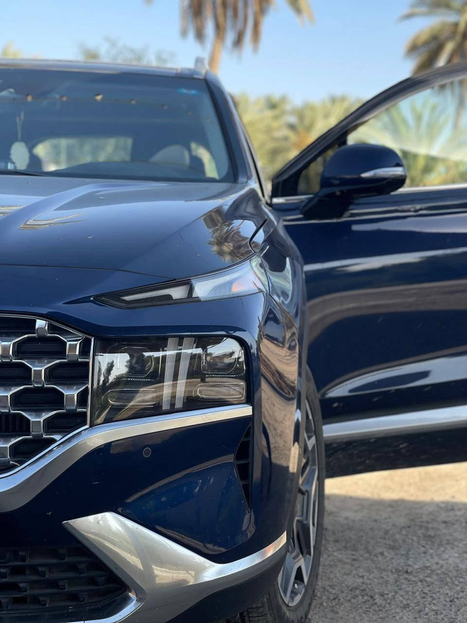🚗 للبيع  – سانتافي 2023 فول مواصفات كامل أعلى فئة (Calligraphy) 🔥
 Hyundai Santa Fe
موديل: 2023
محرك: 2.5 تيربو 💪
كير: أوتوماتيك 8 سرعات
دفع: دبل (AWD)
حادثهة سقوط شجرة على البانوراما 
🔥 المواصفات (فول كامل بدون أي نقص):
✨ تشغيل عن بعد + بصمة
✨ تحريك السيارة من الريموت (تطلع وتدخل – Smart Parking)
✨ باب خلفي كهرباء (ذكي)
✨ فتحة سقف بانوراما 🌤️
✨ كشنات جلد فخمة جداً
✨ تدفئة وتبريد للكشنات ❄️🔥
✨ ذاكرة مقاعد
✨ مرايا شفط + طي كهرباء
✨ شاشة كبيرة + نظام ملاحة
✨ شاشة عدادات ديجيتال
✨ كاميرات 360 درجة
✨ حساسات أمامية وخلفية
✨ نقاط عمياء + تنبيه وعرض
✨ رادار أمامي + مثبت سرعة ذكي
✨ نظام المحافظة على المسار
✨ نظام التحذير من الاصطدام
✨ نظام بريك طوارئ
✨ تشغيل زر (بصمة)
✨ شحن لاسلكي
✨ نظام صوتي عالي ونقي 🔊
✨ ويلات 19
✨ إنارة LED كاملة
🟢 حالة السيارة: ✔️ أعلى فئة (Calligraphy)
✔️ نظيفة جداً
✔️ استخدام خفيف
✔️ ما تحتاج أي صرف
✔️ جاهزة للاستخدام 
📍 الموقع: (بغداداليوسفية)
💰 السعر: (220) وقابل للتفاوض
📞 الاتصال: ***********)
عمران الغالي بغداد, العراق
