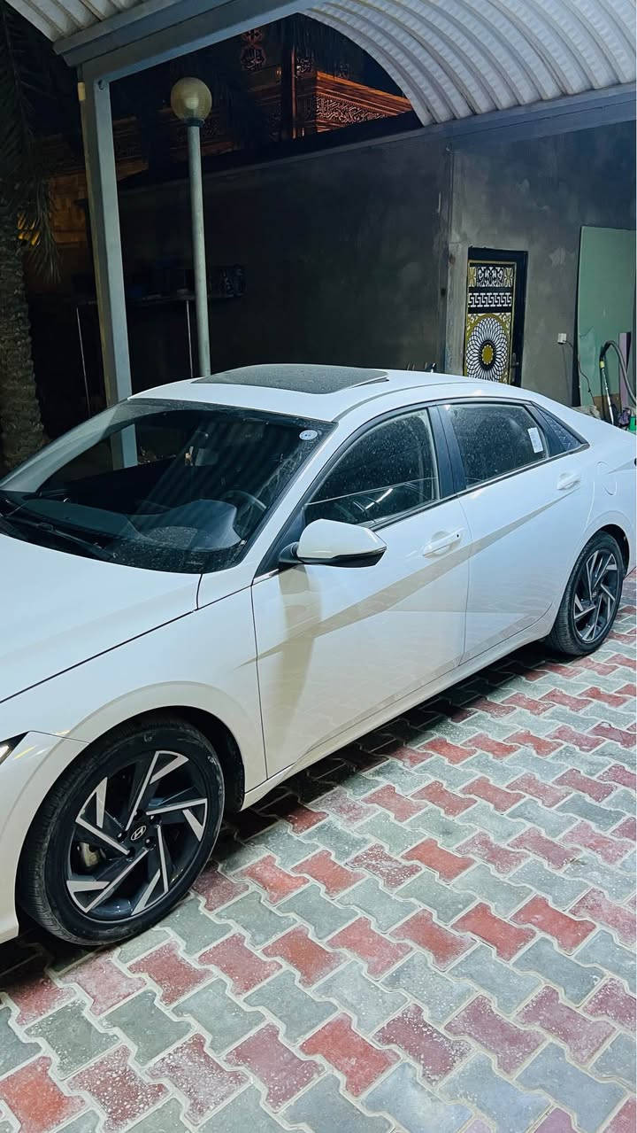 السلام عليكم

🚗 للبيع: هونداي إلنترا 2025 خليجي – تجميع صيني

الحاله: كفاله
ماشيه: 9km

📌 السيارة مسجلة رقم اربيل

💰 السعر: 154 وبيه مجال

📍 الموقع: البصره

📞 للتواصل: ***********

🔹 المواصفات:

• محرك 1500 سي سي – دبل نوزل

• فول المواصفات

• بصمة تشغيل

• فتحة سقف

• حساسات أمامية وخلفية

• كاميرا خلفية

• شاشة وسطية

• سايد بريك زر

• أوتو هولد

• لوحة ديجيتال Dashboard

• تبريد بطريقتين

• إضاءة LED نهارية

• مثبت سرعة (Cruise Control) البصرة, العراق
