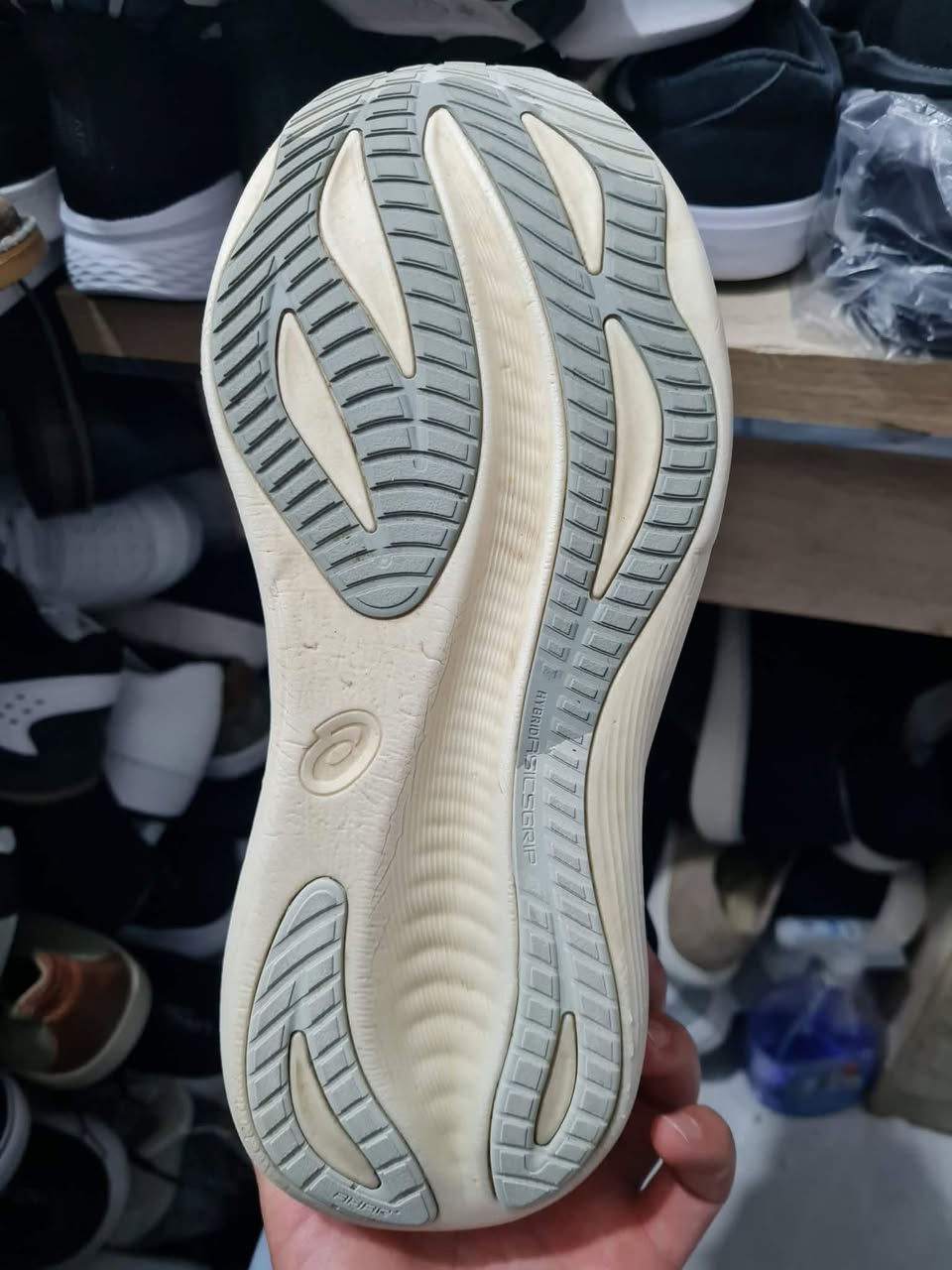 asics
gel- nimbus27

بالة أوروبية، بشرط النظافة

 قياس: ٤٢،٥

طول قدم: ٢٧

سعر: ٥٠،٠٠٠ 

- يوجد التوصيل


**إذا كنت صاحب هذا الإعلان وتريد حذفه لأي سبب، رجاءا أرسل رسالة إلى الدعم الفني**