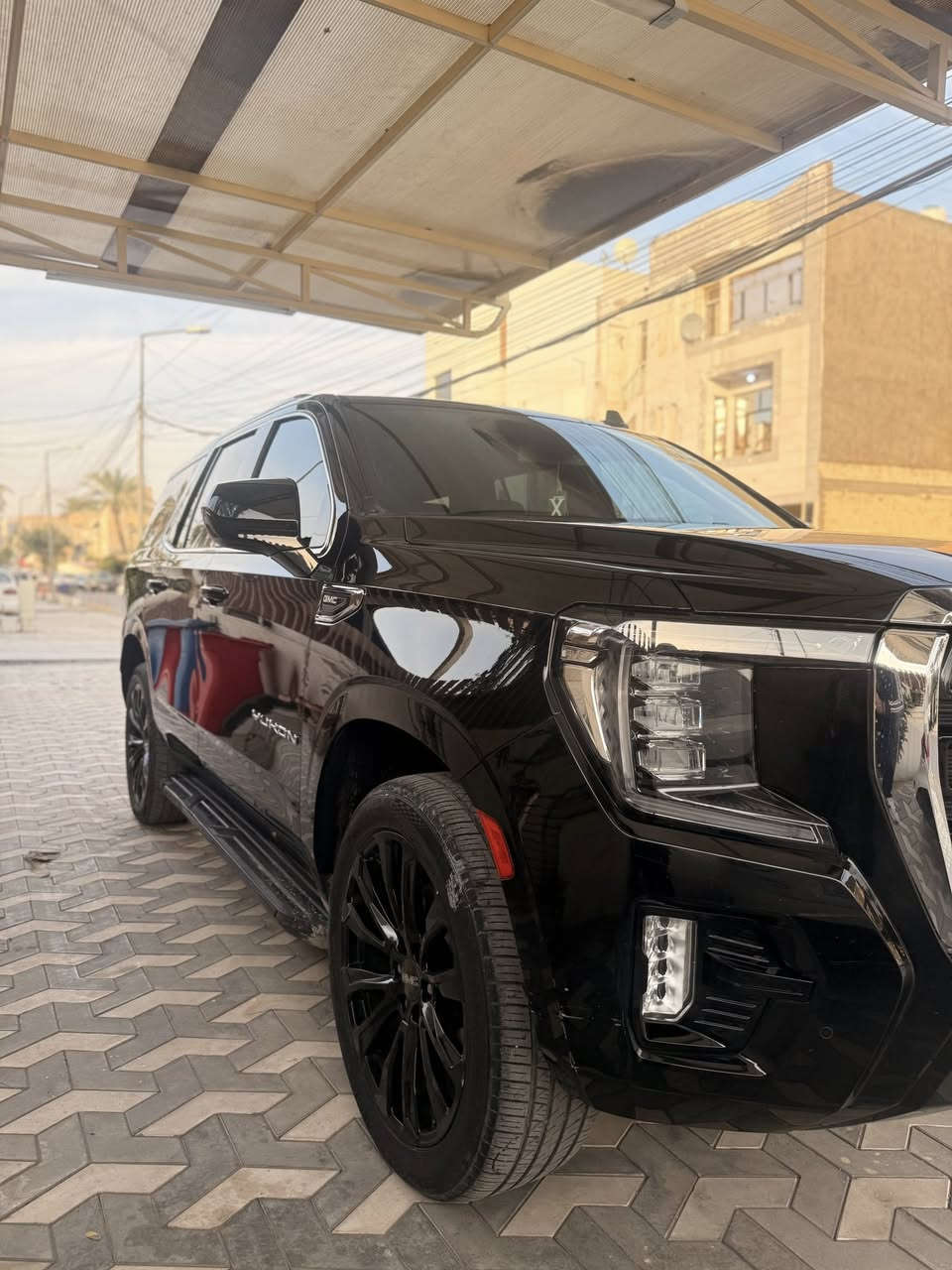 للبيع يوكن sle خليجيه موديل 23 ماشيه 62العنوان بغداد المنصور السعر 45500$هاتف ***********
