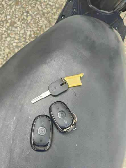 السلام عليكم دراجه شحن ماتركس 6 بطاريات مستخدمات 4 اشهر
كهربائيات شغاله كلها وبصمتين
نظام البك وتايرات جدد
فقط كفراتها يرادلها ترتيب
السعر 450 الف
بغداد البلديات
***********
