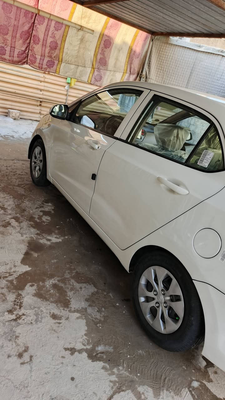 سلام عليكم هونداي اي تم سياره جاهزه من كل النواحي مكينه 4سلنتركير AT رقم بغداد تحويل ثاني يوم سياره كلش حلوه  ناعمه بالخير على الي يأخذه استخدام شخصي السعر80بيه مجال بسيط مكان السياره بغداد الكرخ الهاتف ***********
