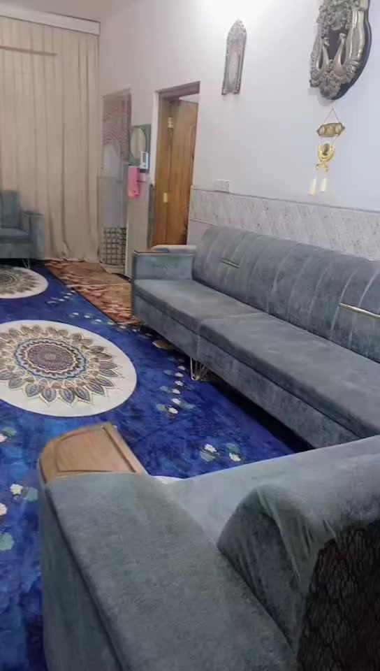 ديوان ونص مستعمل أقل من شهر الله شاهد نضيف  كلش سعر خاص. ***********
