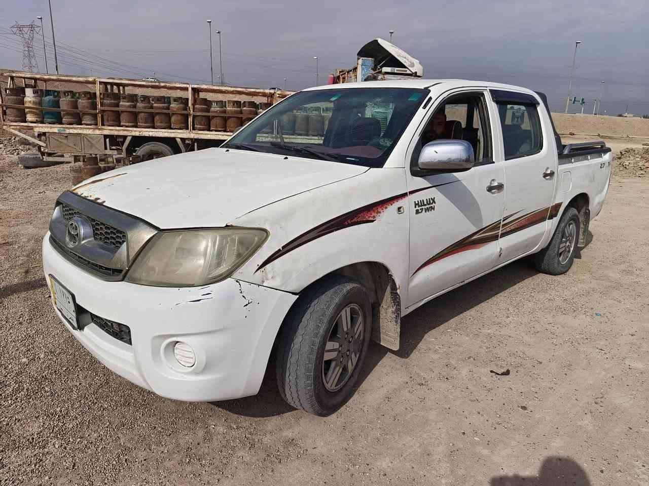 السلام عليكم تويوتا هايلوكس موديل 2009 رقم البصرة الماني سنويه مجدده لغاية 2027 السي ينرادلنه شويه ترتيبات السعر 115 وبيه مجال قليل مكان السياره البصرة قضاء القرنه ‏‪***********‬‏
