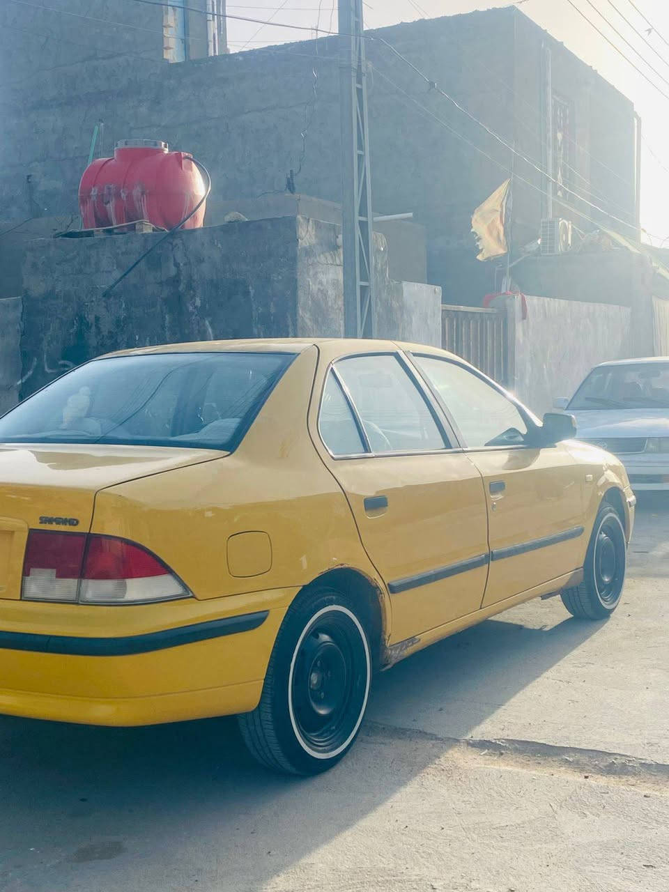 سلام عليكم سمند للبيع موديل 2011بسمي سياره جاهزه كير ومكينه وحداديه تخم تاير كهربائيات تبريد شغال مكفوله سعر 32/ومكان ذي قار الغراف ***********
