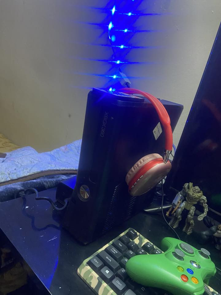 سلام عليكم اخوان اكس بوكس ٣٦٠ للبيع هارد ٢٥٠ كيكه مليان العاب جهاز نضيف ومابي شي السعر ١١٥ وبي مجال مكاني موصل شقق الخضراء


**إذا كنت صاحب هذا الإعلان وتريد حذفه لأي سبب، رجاءا أرسل رسالة إلى الدعم الفني**