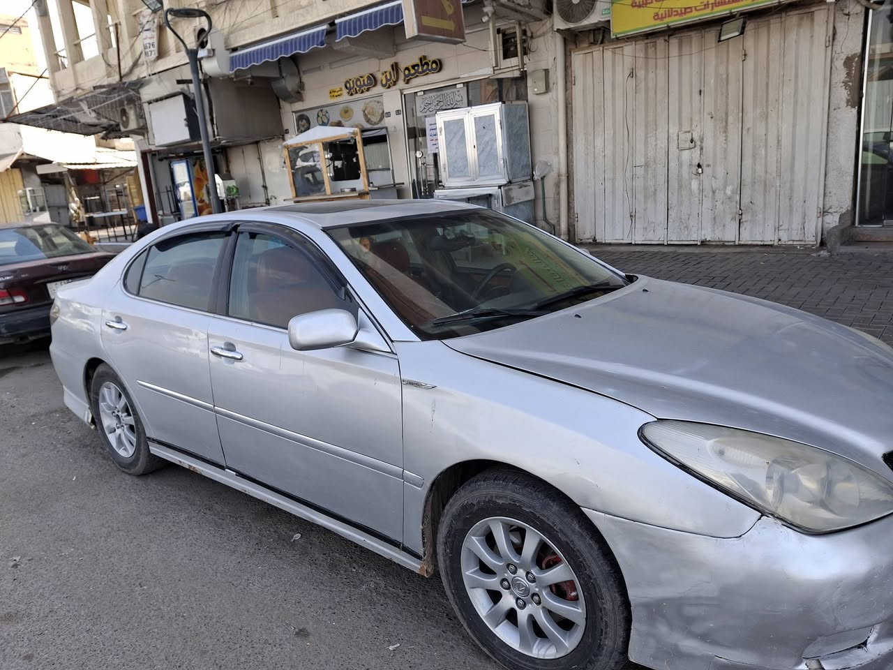 السلام عليكم  للبيع لكزز٢٠٠٤ صالون كامل مواصفات كير محرك تبريد الكل تمام وارد امريكي حادثها جاملغ السائق السعر٨٧ ت***********
