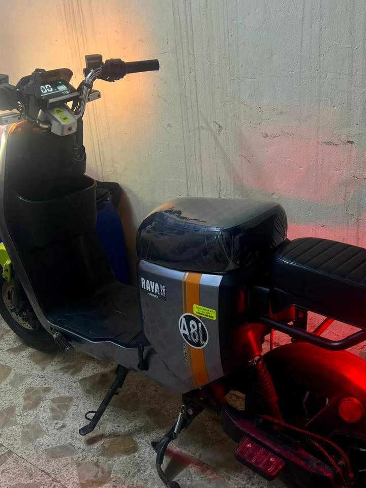 ماطور ريان موديل 2024 جديد وبطارية جديد حجم الملف 3000 مواصفات تشغيل بعد و4نمر السرعه 70الحقيقي للبيع 500 الف قفل الشراي يخابر على رقم *********** المكان موصل النبي يونس دورة الحمام
