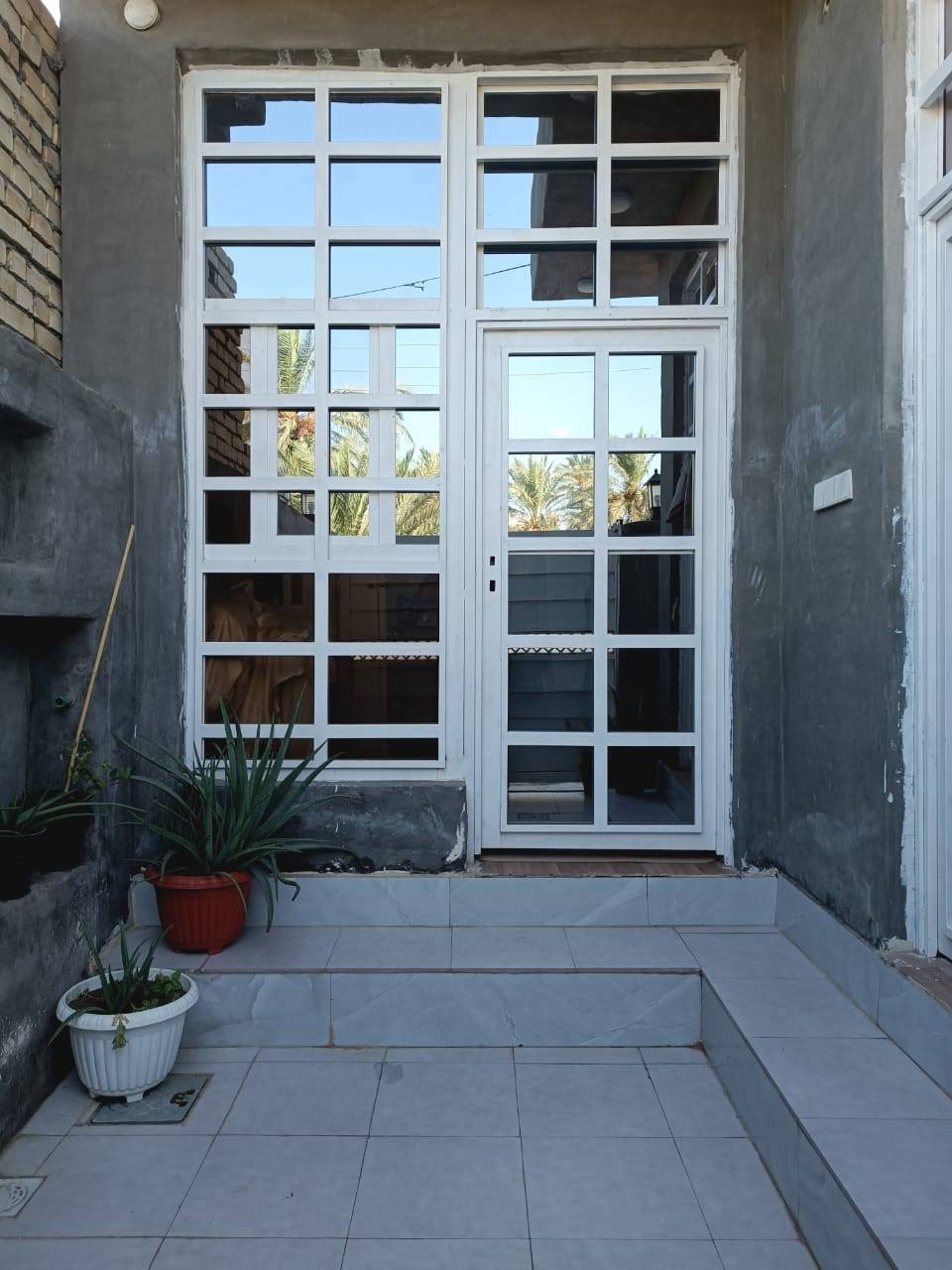 بيت بناء حديث طابقين طابو زراعي سند 25 مساحته 135 متر بيت جاهز على اخار حبايه كافت الخدمات يمه عرظ الشارع ١٠ متر كله تبليط جوره ذهب كله موظفين الموقع بزوير بلتقسيم الجديد مال ام خالد سعره 140 بي مجال الاستفسار عن هذا الرقم *********** البيت يتكون من 4 غرف نوم صاله جبيره كلدور جبير مناور صحياة اكبار خارجيه داخليه مطبخ حار بارد
