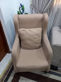 للبيع تخم قياس 2,5 × 2,5 + كرسي عدد ١ وتر بروف   الضرر . رجل واحده مكس...