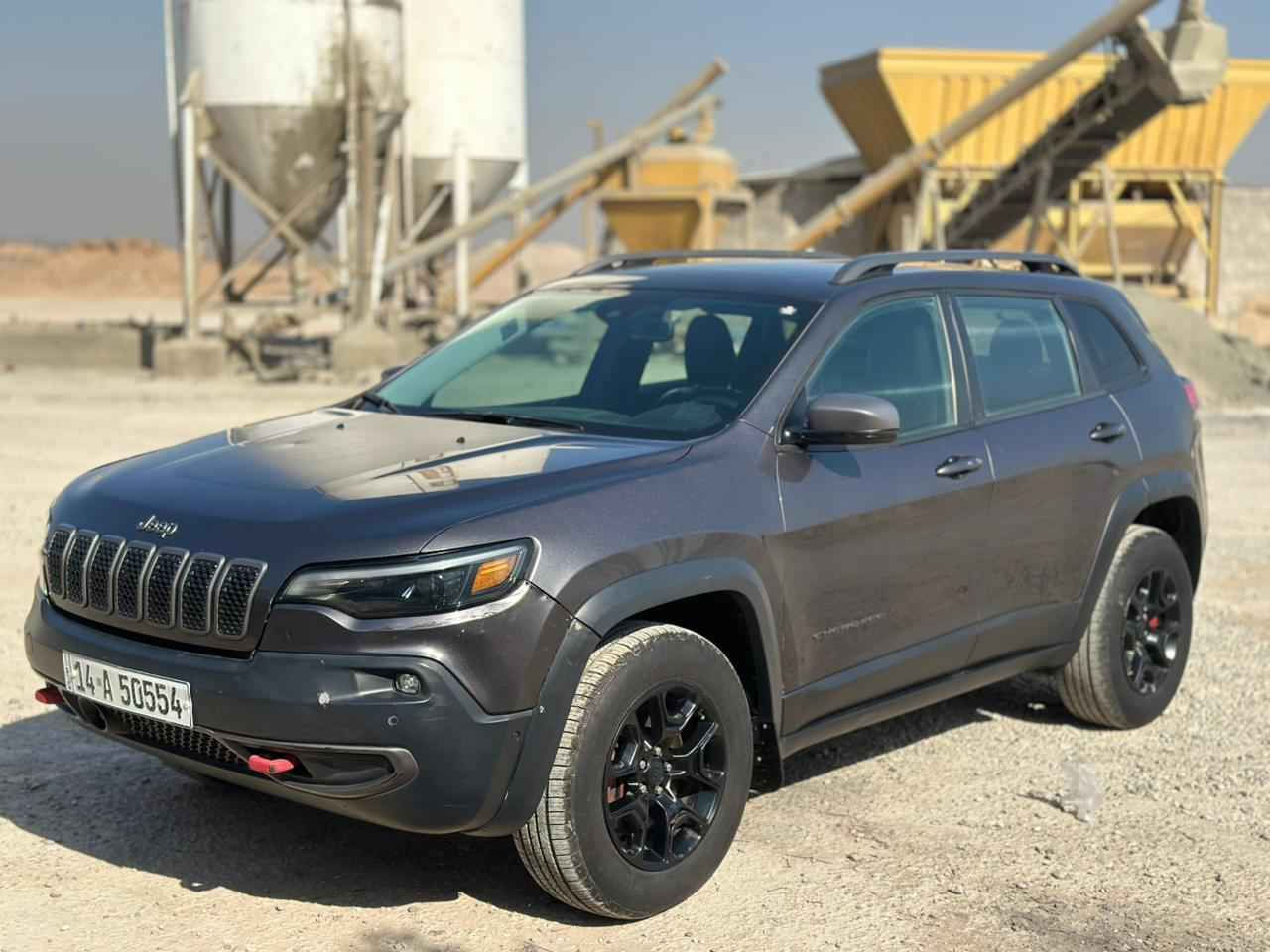 السلام عليكم 
جيب بزون ترايل هوك 2019
اعلى فئه فول مواصفات محرك 4 فور ويل
السياره كلين مكفولة كفاله عامه كير ومحرك وبدي 
بانوراما 
رادارات جانبيه 
كاميرا دواره
حساسات 360°
بصمات ابواب2
اضاءه ترحيب 
لايت والبك لايت لد 
بلوجكتر حساس ويه الاستيرن
كشنات جلد تدفئة وتبريد 
كشنات كهرباء والسائق خزن
وضعيات قيادة متعدده
شاشه كبيره
شفتات استيرن وبيهه بعد مواصفات
رقم بصره انكليزي والسنويه للـ 2029
مكان السياره..ميسان
***********
*********** المجر الكعبي, ميسان
