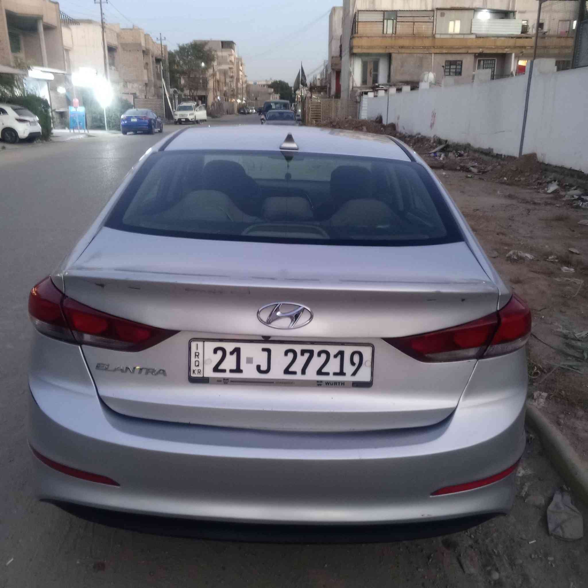 السلام عليكم النترا امريكي 2017حادثها موضح بالصور وبيها جاملغ خلفي جهة السائق نص فول (1800 محرك)مكانها بغداد الدوره ***********
