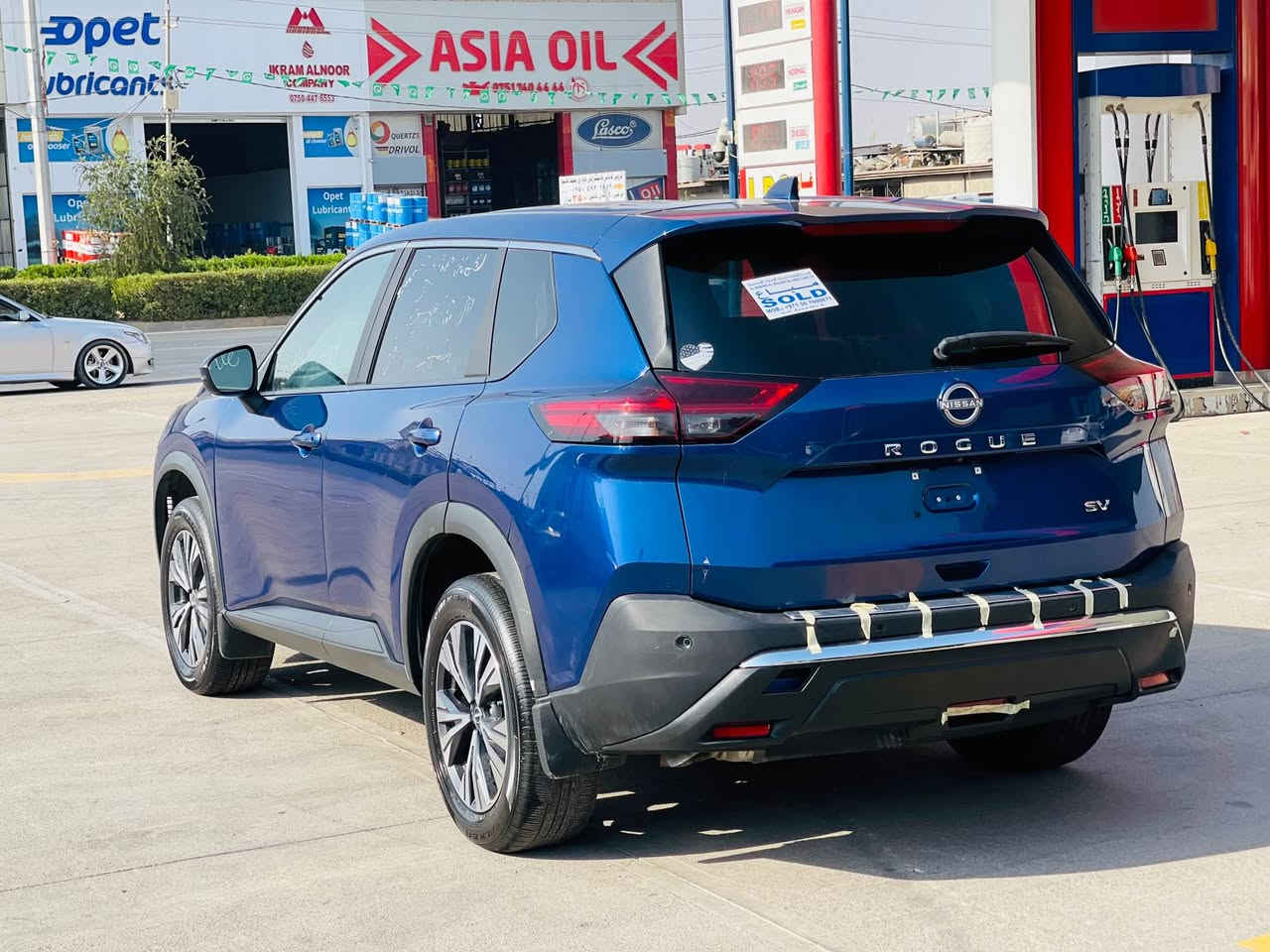 نيسان روج 2023
ضرر: ربع بنيد صبغ بيدون دواغل 
سعر138مجال
مواصفات
داغل اصفر  
بصمه 
ابواب بصمه 
شاشه 
كاميرا 
رادار 
حساس 
ويل كروم 
تحكمات ستيرن 
تحديد سرعه 
بعد بيها هواي مواصفات 
مكان اربيل 
***********
*********** أربيل, العراق
