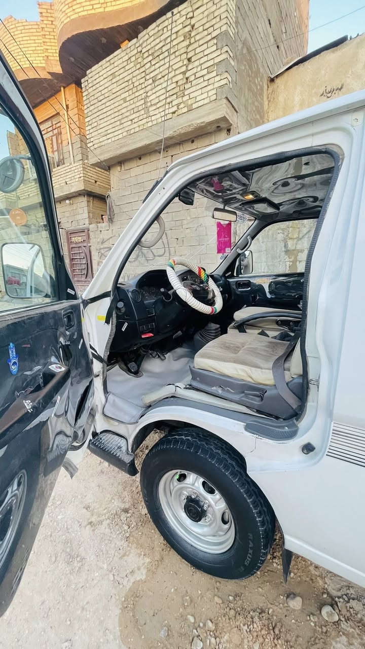 السلام عليكم
نيسان 2011
مكينة وكير واكسن كفالة
بيه صبغ الي ب الجنطة مخلي علية اشارة 
وب الكصة صبغ قليل 
السعر١٣٠
بغداد حي النصر 
***********
