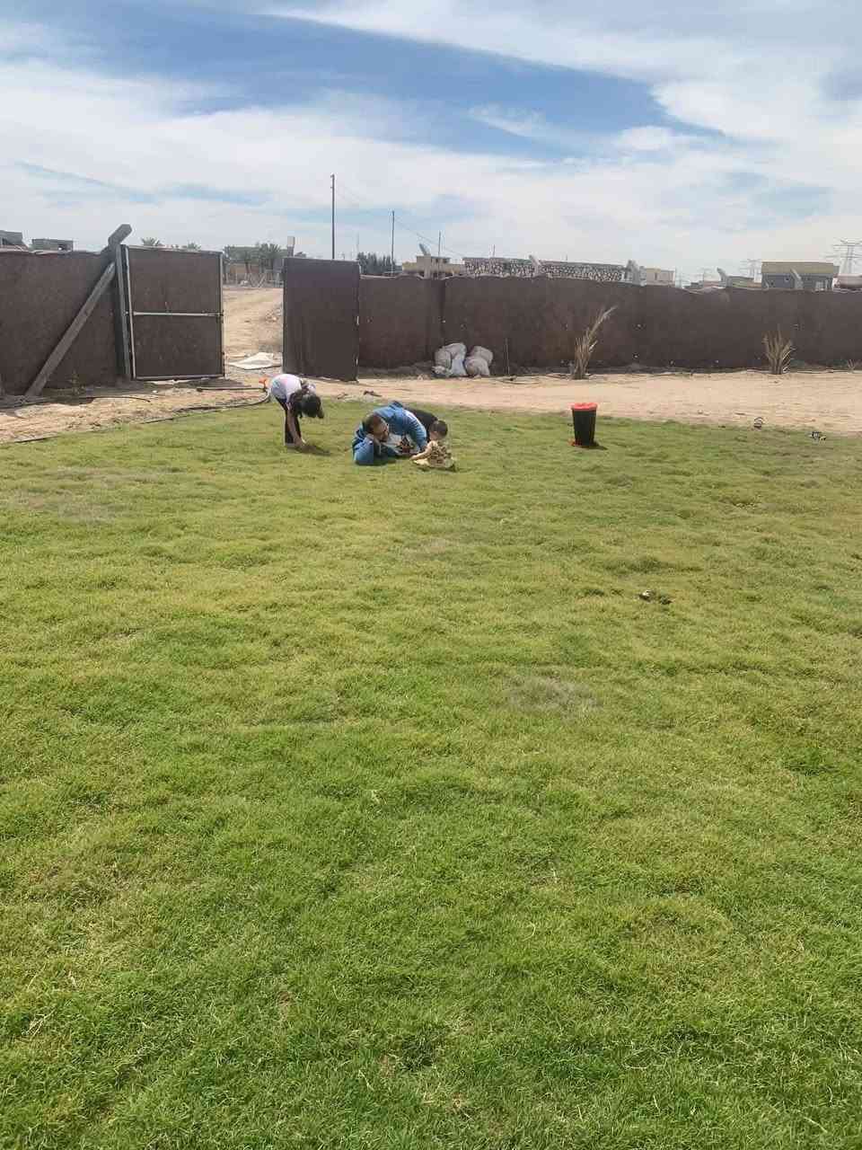 نص دونم خلف جامعة بابل طابو زراعي سند٢٥ بسمي تحويل مباشر وجهيه ٢٥م يبعد عن طريق حله نجف كيلو ونص تقريبا تبليط متوفر كافه الخدمات الاستفسار اتصال ***********
