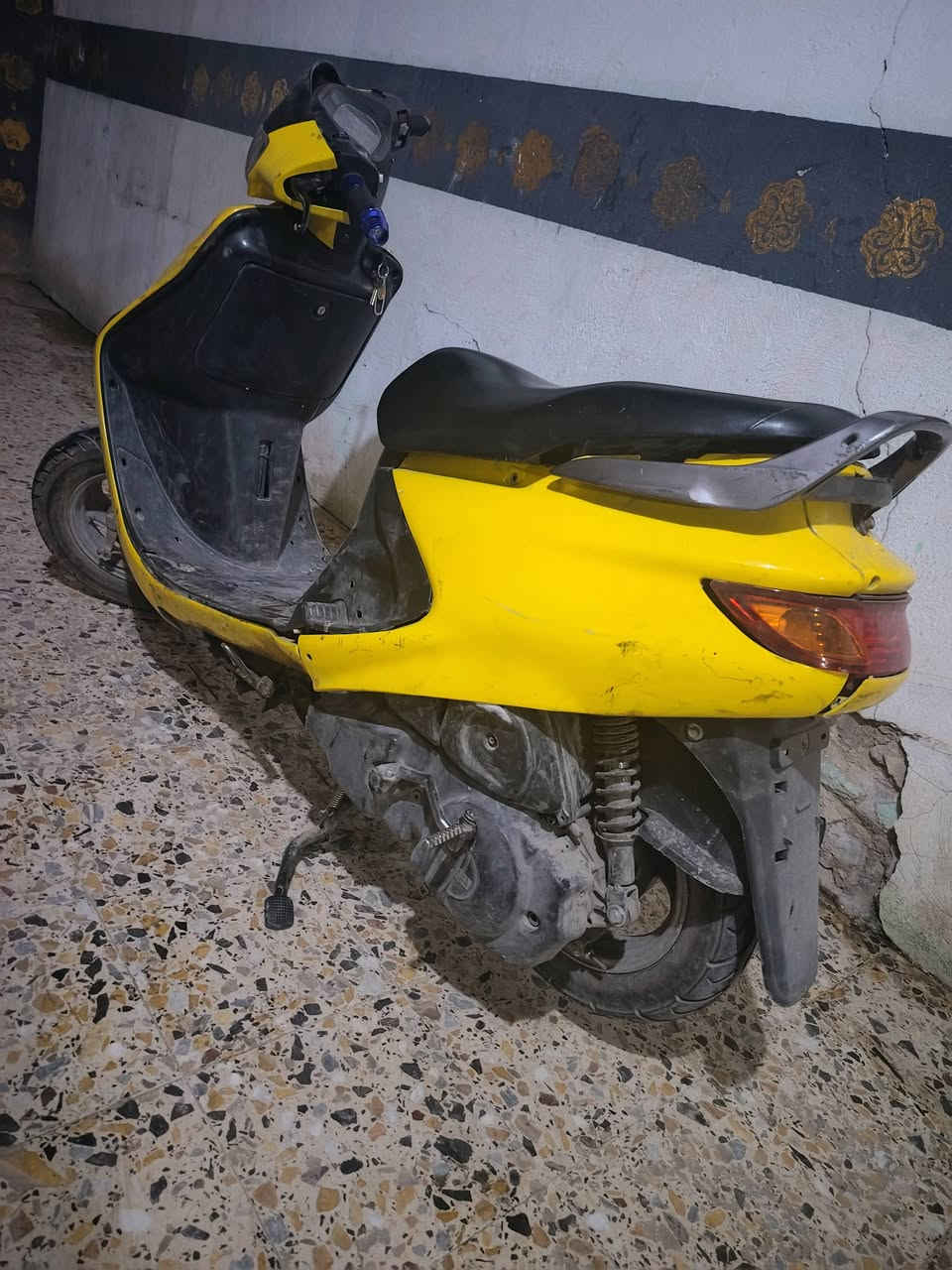 دراجة فراشة فحل للبيع نضيفة ٦اشهر طالعه من الوكيل محتاج واريد ابيع ٣٠٠وبيها مجال تعال بخدمتك *********** خاص موجود
