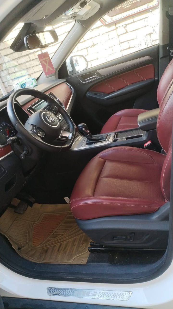 السلام عليكم MGRX5 البيع  سياره جديد ونضيفه على أيدي مال بيت ماشيه 40 كم بعدها بضمان شركه موديل 2021 فول سياره سايد بريك كهربائي بنوراما حساسات  السبير ويل كب حجم المحرك 1500 تيربو سياره  سنويه 27 تنتهي بأسمي  السياره السعر 128 ورقه بيها مجال رقم ***********
