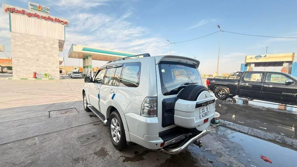 السلام عليكم للبيع باجيرو حبتور 2010 
السونار موضح بالصور رقم بغداد باسمي 
العنوان واسط الكوت 
السعر 144$ بيها مجال 
اي استفسار ***********
