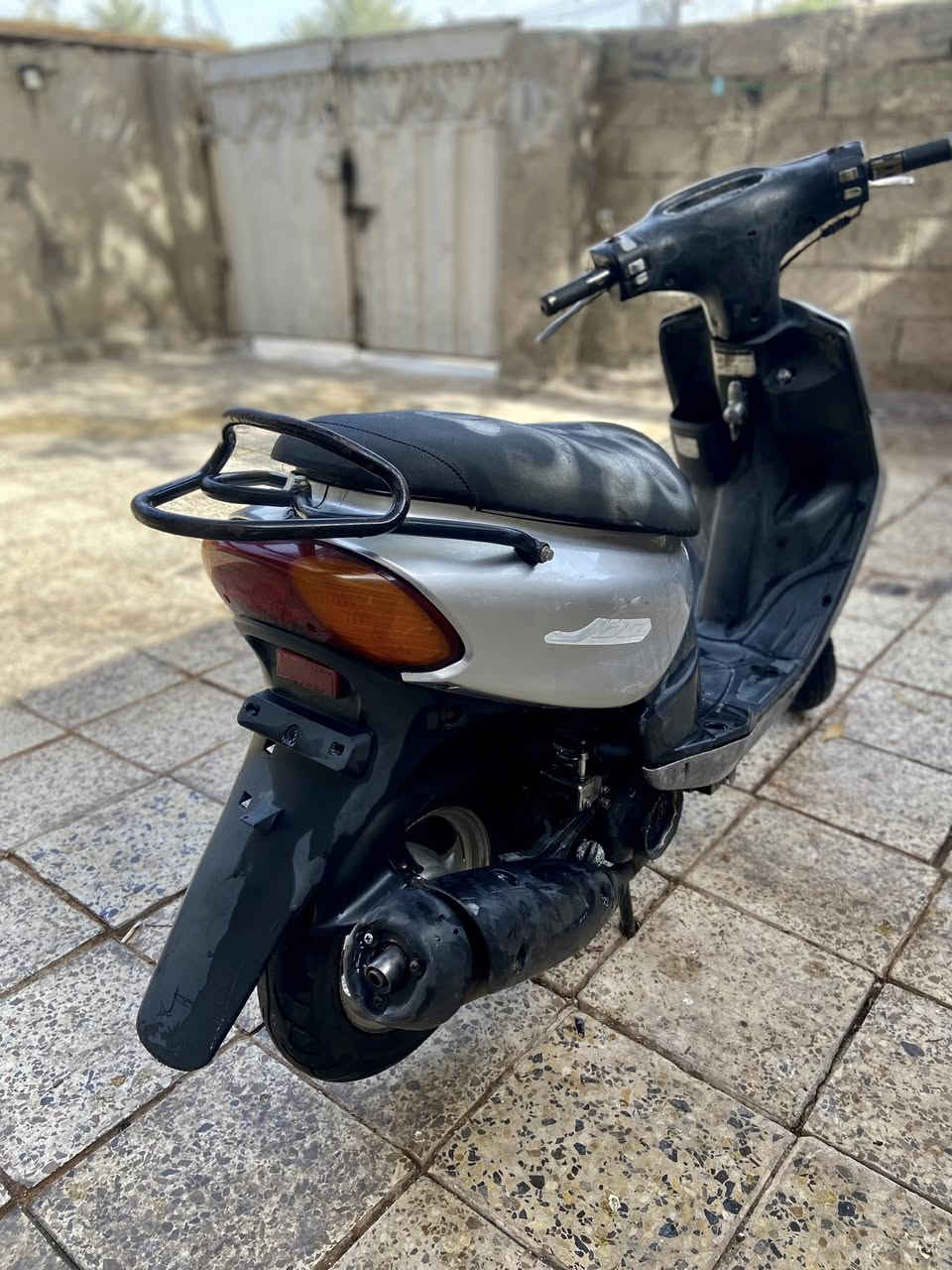 ماكس قچمة للبيع الدرجة رمبة برغي ما مفتوح منها كلها شغالة نقصهة بس اشارة يسرة
السعر 350 
***********
