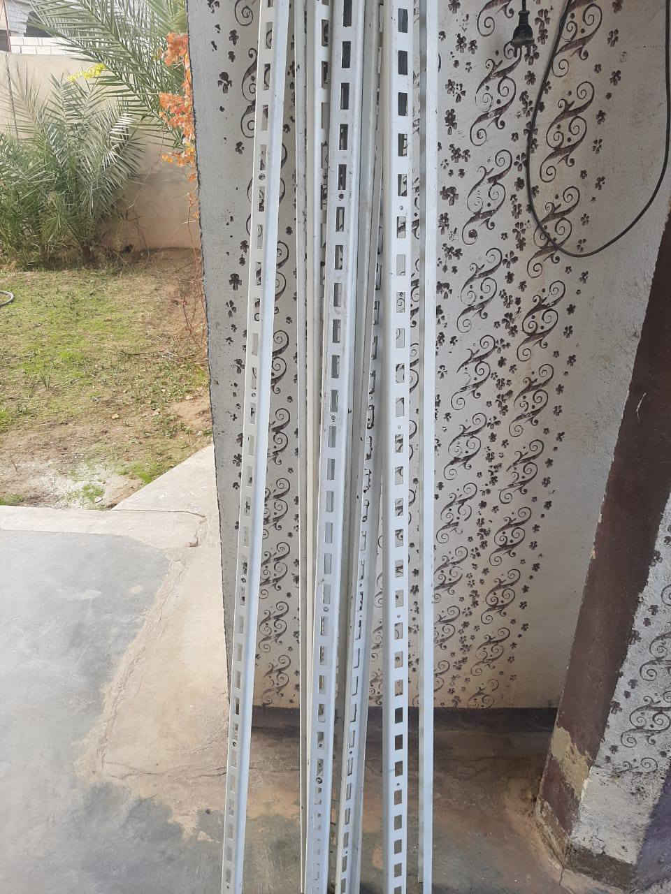 رفوف جدارية 9 متر قياس متر في 20 و 25 ولكل متر 4 رفوف + سلات (جبس) للستفسار  ‏‪***********‬‏‏
