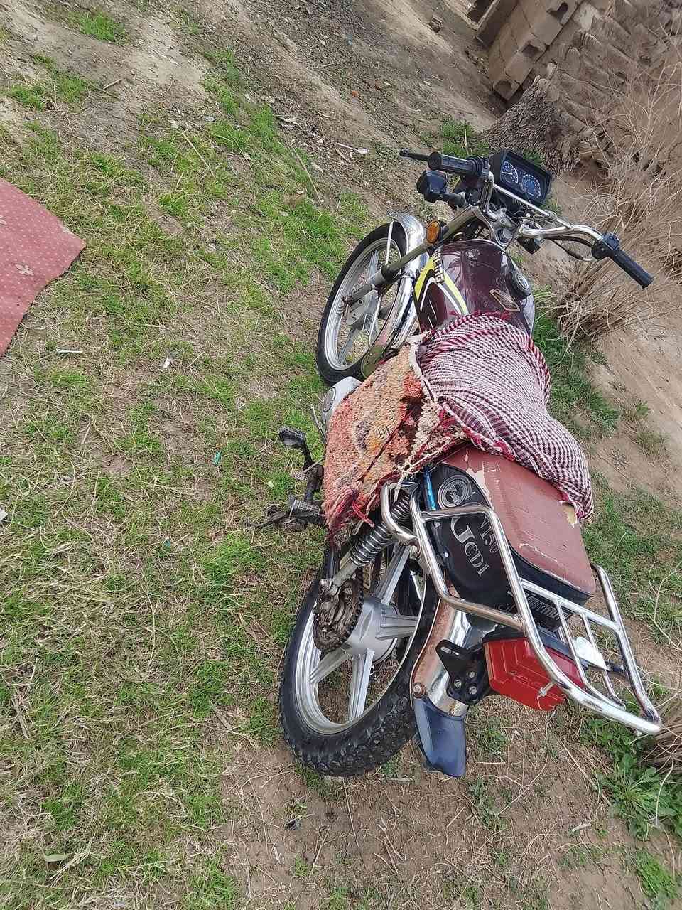 سلام عليكم دراجة سيفان للبيع سعر 350 و بي مجال مكاني بلدروز قريت عتبة رقمي ***********
