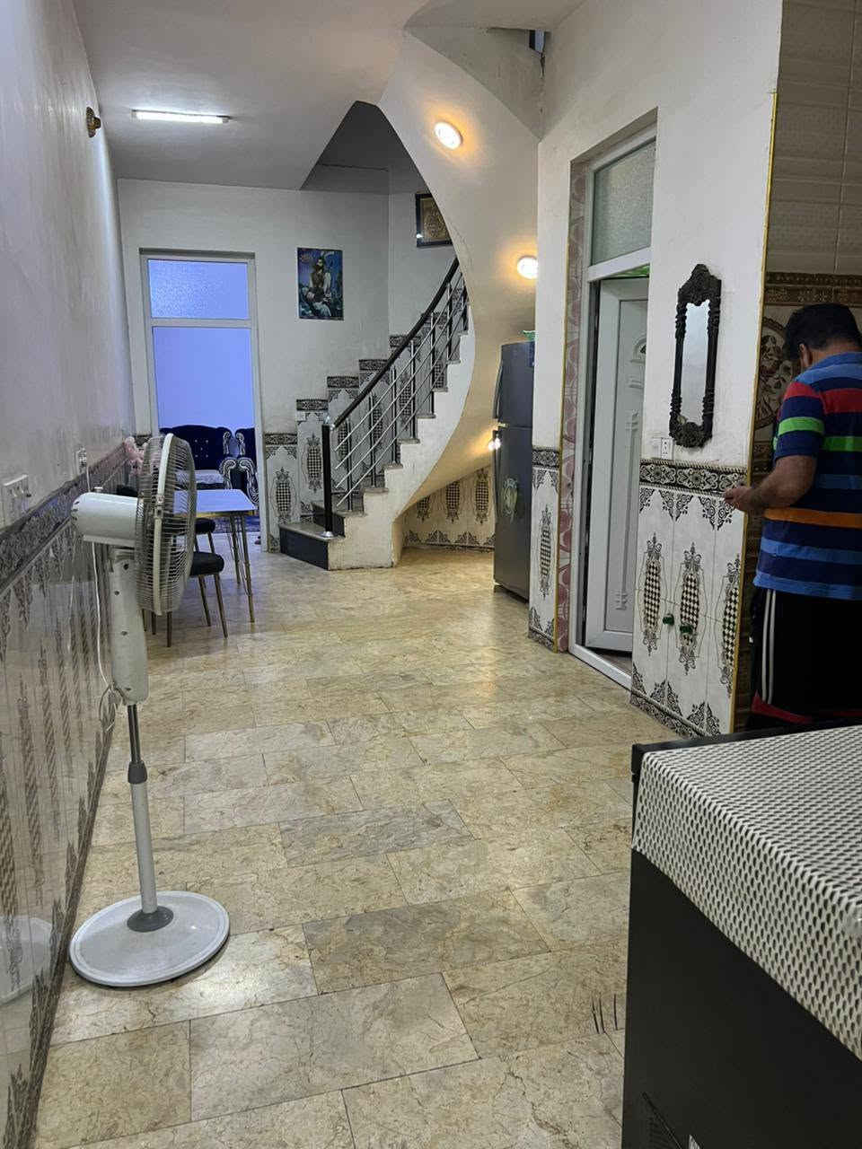 السلام عليكم بيت للبيع  100 متر بناء حديث في المعوقين اول فرع بابو رشاد ثالث بيت طابو زراعي ٢٥.   كامل خدمات ماء وتبليط وكهرباء   طابق ونص وكامل التفاصيل في الفديو
*********** 
***********
السلام عليكم بيت للبيع  100 متر بناء حديث في المعوقين اول فرع بابو رشاد ثالث بيت طابو زراعي ٢٥.   كامل خدمات ماء وتبليط وكهرباء   طابق ونص وكامل التفاصيل في الفديو
