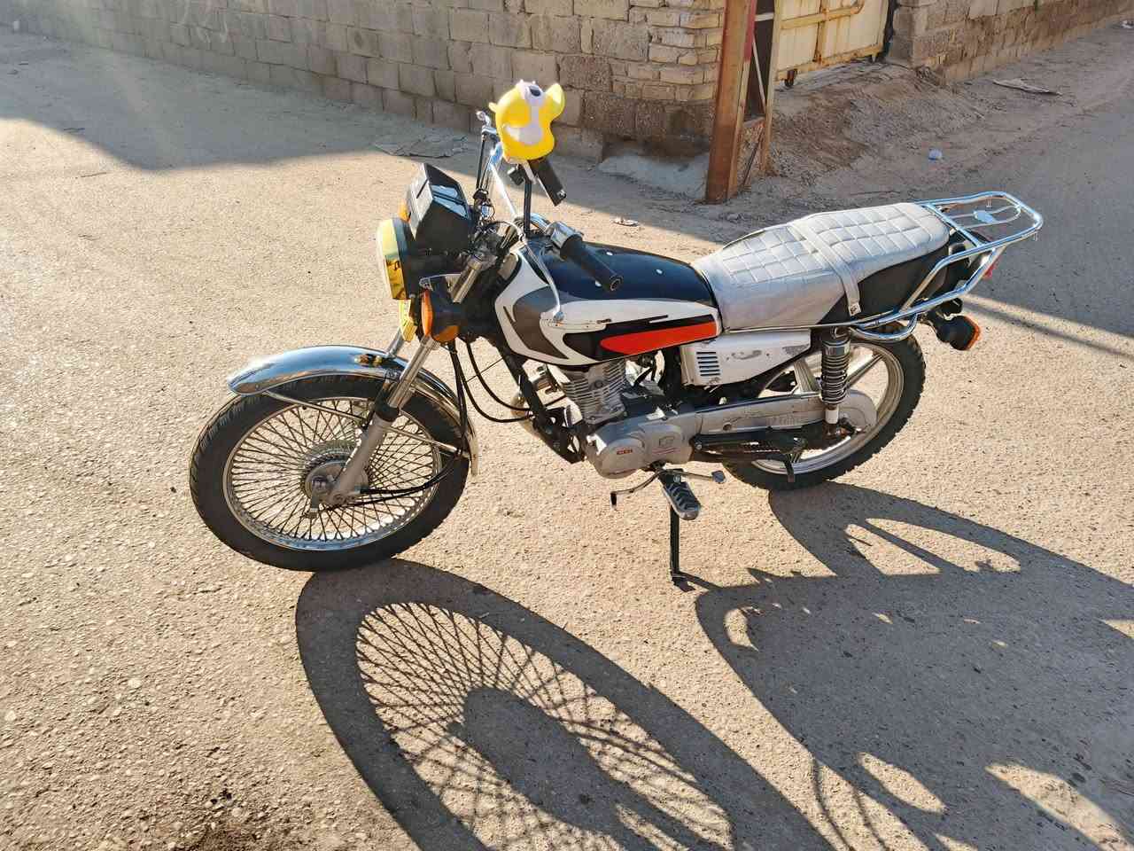 سلام عليكم ورحمه الله وبركاته ماطور للبيع موديل 2021مدفوع كمرك وأوراق المطور الجديد رايدله بس ويل وره بس الباقي كله مناقص برغي السعر 550وبيه مجال للطبيين رقم الهاتف ***********مكان صلاح الدين قضاء الدجيل
