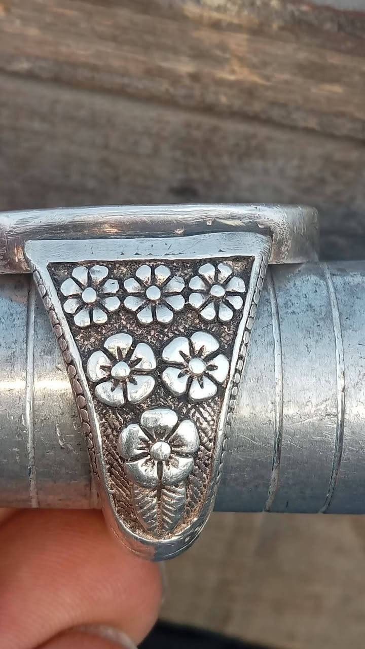 عقيق يماني قديم خشن للبيع السعر 175 ألف 
مخطوط يا صاحب الطف الخفي بك استعين واكتفي 

عنوان بغداد مدينة الصدر يوجد خدمة توصيل


**إذا كنت صاحب هذا الإعلان وتريد حذفه لأي سبب، رجاءا أرسل رسالة إلى الدعم الفني**