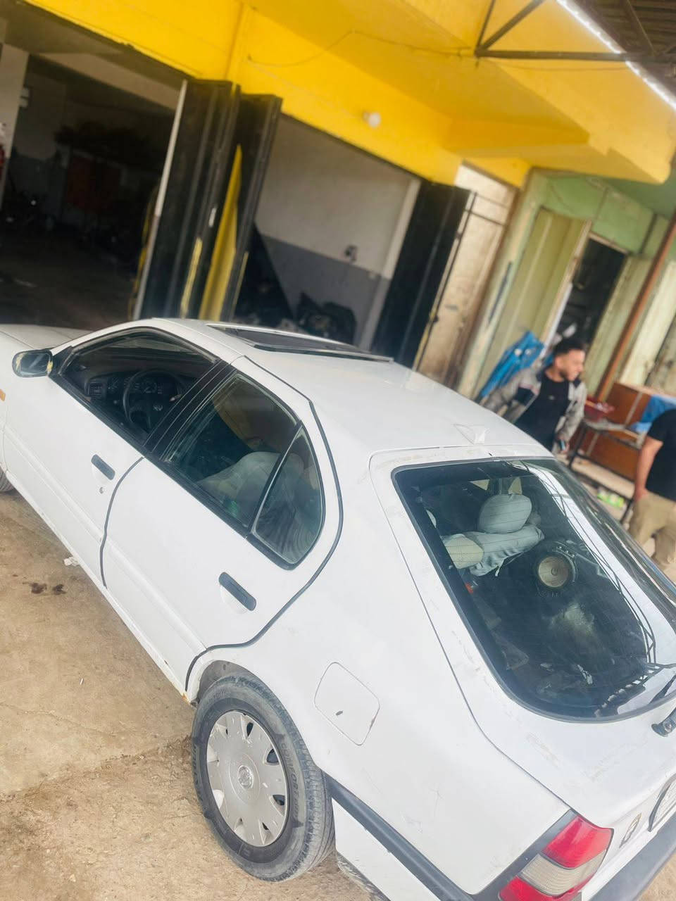 للبيع نيسان بريميرا موديل 91 حجم 20 كير عادي محرك بيه صرف سياره نضيف طخم امامي خلفي جديد طخم تايرات جديد جامات كهرباء فتح سلايت تبريد بس يعوزه صونده و غاز شرط رقم سنويه لي 2029 سنويه عطم مكان السياره بعشيقة الاستفسارات عل رقم موبايل ***********
