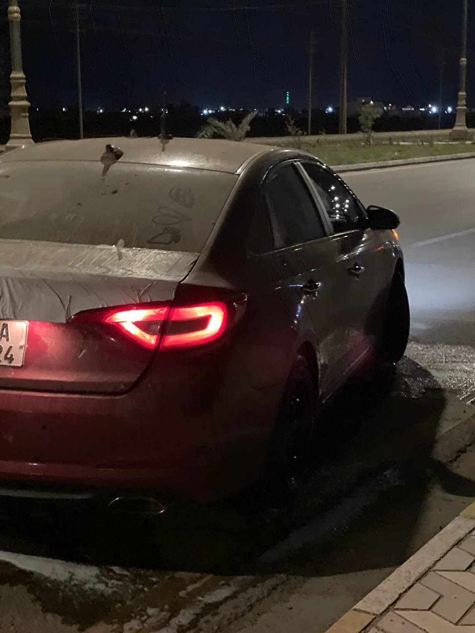 سلام عليكم مرخصت لادمن سوناته موديل 2015 للبيع سياره حلوة مرتبه مال جناي سياره مانقصه اي شي حداديه وتخم تاير بجيس مكينه 2400لاتنقيص لاتبخير كير خير من الله تبريد ثلج سيارة سنويه ورقم جديد رقم نكليزي رقمه كوت وراعيه بل عمارة 125وبيه مجال غير متواجد على لفيس اتصل على رقم لاهاتف *********** /*********** سونار مرفق بل صوره
