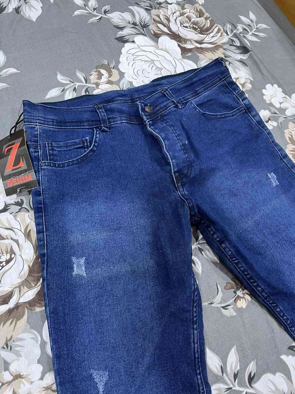 كابوي ولادي جديد بالعلامة غير ملبوس 
وقميص ايضاً يجنن قماش رجالي غير ملبوس 
وروب ينراد كوي فقط نوعيه ثقيله من خلف بينوا نقشه ومن اردان فقط يحتاج كوي


**إذا كنت صاحب هذا الإعلان وتريد حذفه لأي سبب، رجاءا أرسل رسالة إلى الدعم الفني**