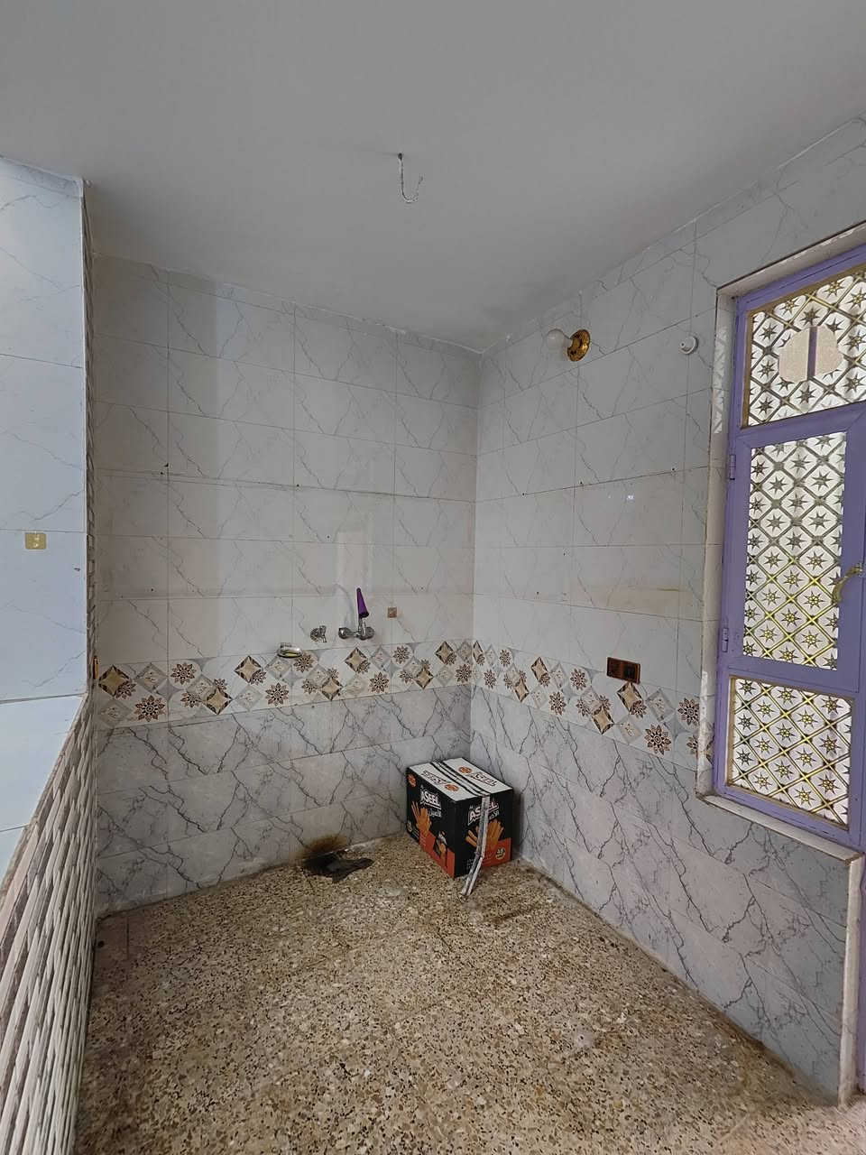 اللهم صلي على محمد وال محمد (50م للبيع) (***********)
بيت 50م طابق ونص طابوك في كربلاء شارع ابو طالب 🥰
منطقة سكنية تتوفر فيها جميع الخدمات تبليط 
يتكون من 2 غرف 🥰
طابو زراعي قرار محكمه سند 25 
السعر ب 85 وبي مجال أن شاء الله 🥰
للأتصال او واتساب ***********
