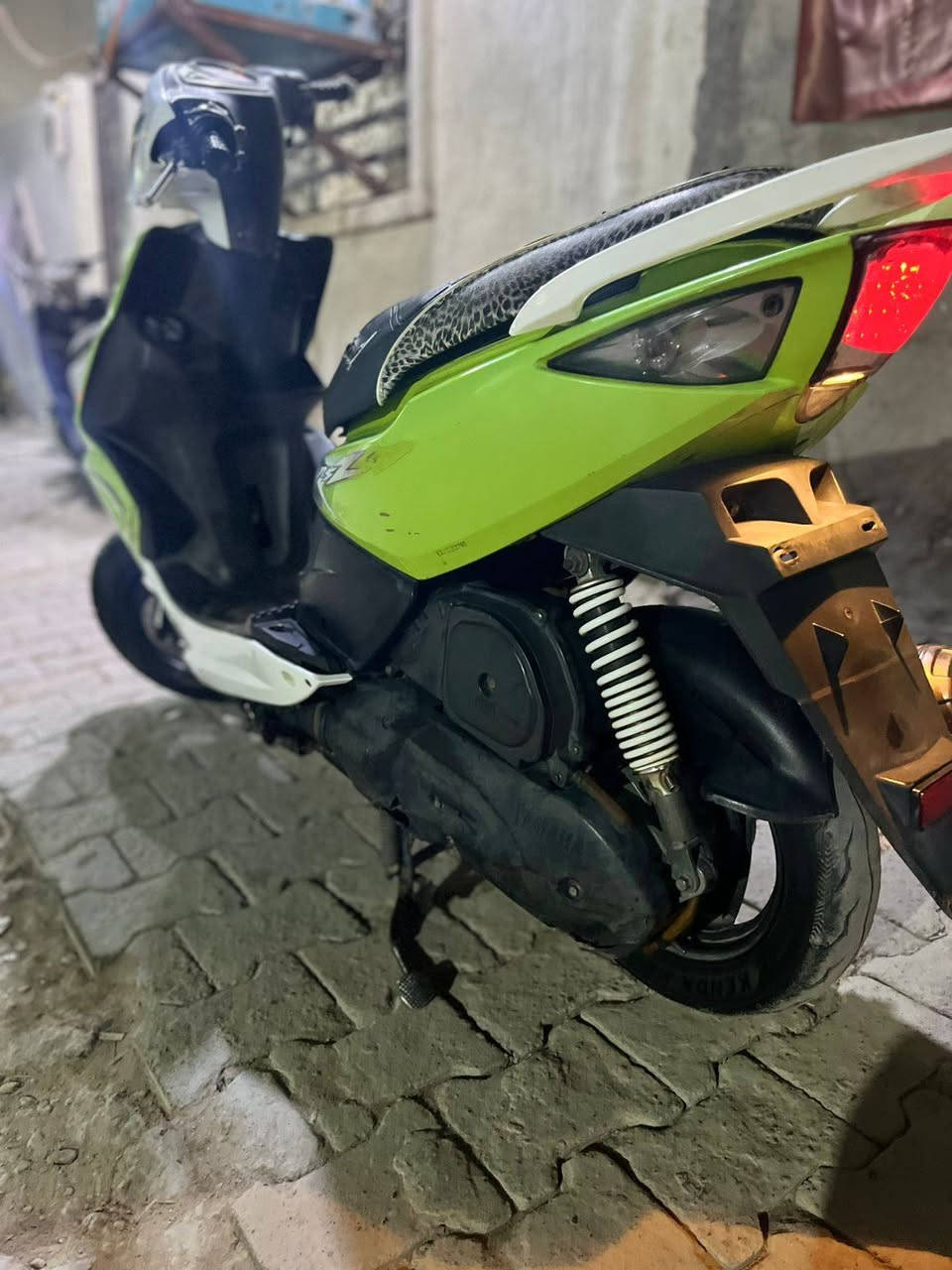 سلام عليكم
ماكس مضلع نوزل دراجه كفالي من البرغي،
بيه كلجات رياضي بيه صجميه ستيل بيه يدات بريك رياضي،
مكينه مامفتوحه دراجه مرتبه
مكاني حريه


**إذا كنت صاحب هذا الإعلان وتريد حذفه لأي سبب، رجاءا أرسل رسالة إلى الدعم الفني**