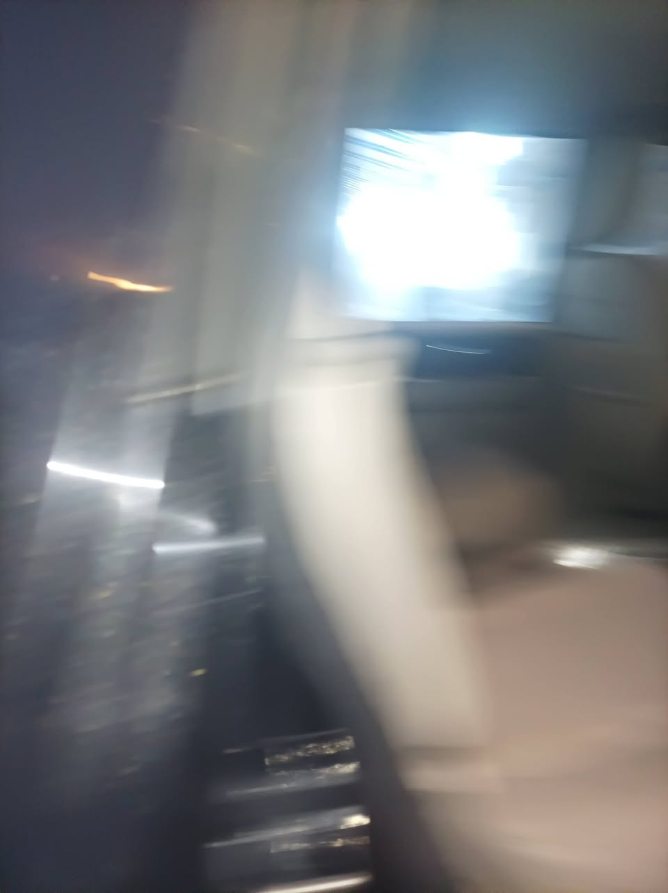 السلام عليكم . فورد اكسبدشن موديل 2011 سليمانيه محرك 5400 بيها منضومة غاز بيها صبغ بنيد فقط اثر جراد ومعروفه مواصفاتها السعر 110 لأن عندي ضرف .. *********** الي يحب يتصل
