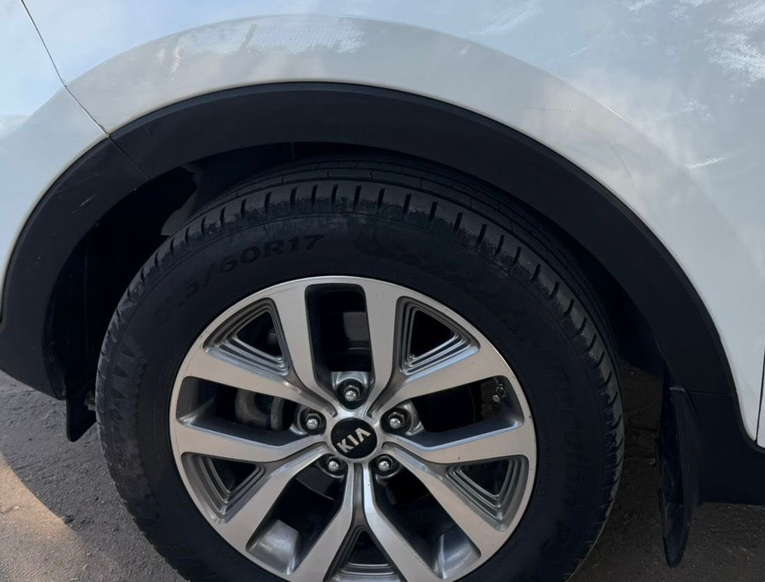 السلام عليكم للبيع  كيا سبورتج موديل 2016 وارد ***********
مكفوله كفاله عده ربع البنيد شرط الفحص رقم بغداد  تحويل مباشر

مواصفات السياره شرط سونر. سياره جديده 
ربع مذب. عليه 

محرك 2400
كامره خلفيه 

حساس خلفي 

تبريد قطعتين 

ويل كب كروم 

السعر المطلوب 138$
