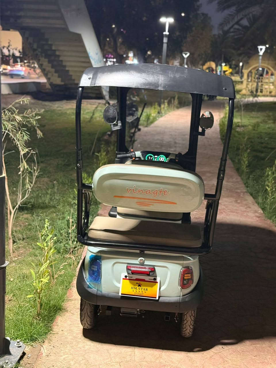 تكتك ثلالث عجلات لكبار السن والمعوقين للبيع
مواصفات
6 باتري كبير
ملف 1200w
سرعته تصل الى 50 كيلو بلساعه
تمشيك 60 كيلو بلشحنه الوحده 
تحتوي على ثلالث بريكات
شاشه ايباد كبير لاقراءة الاعطال
منظومه سماعات بلوتوث داخليه
تحتوي على هاند بريك
تحتوي على مايحات للزجاج
اشاير يمين يسار
نظام بارك
نظام الرجوع الى الخلف 
نظام 3 سرع
نظام قفل بريك
العنوان بغداد شارع فلسطين
للاستفسار ***********
ويوجود توصيل الى جميع محافضات بغداد
