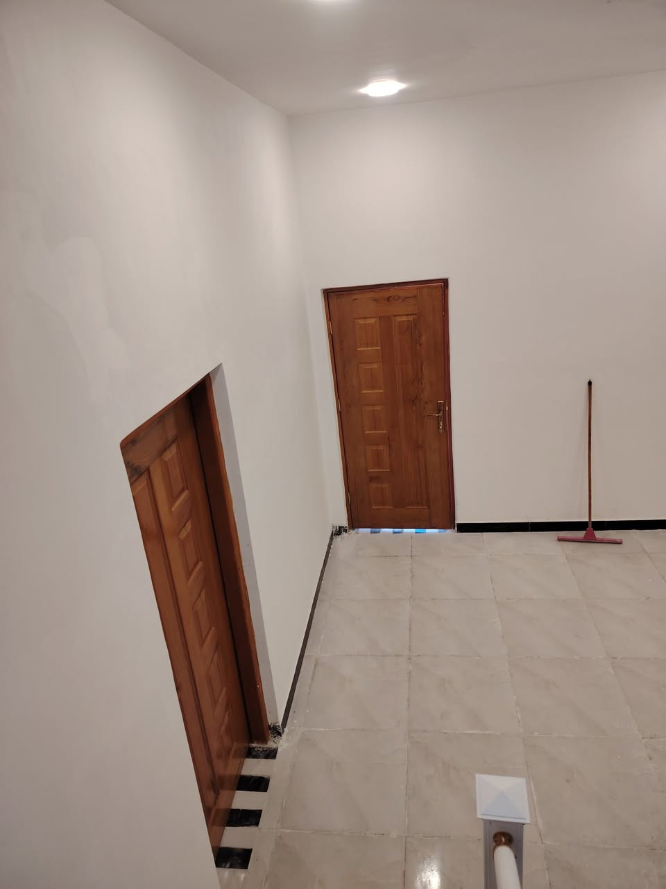 بيت زراعي كافه الخدمات المساحه 150متر استقبال صاله غرفتين نوم صحيات خارجيه وداخليه مطبخ يبعد عن التبليط ثاني بيت بيت جديد محد ساكن بي بيومك تكدر تنتقل بي للستفسار أكثر ***********
البناء طابوق صب كونكريت شارع منطقه صفيدين
ع الخاص ممتواجد مكلف ب النشر
